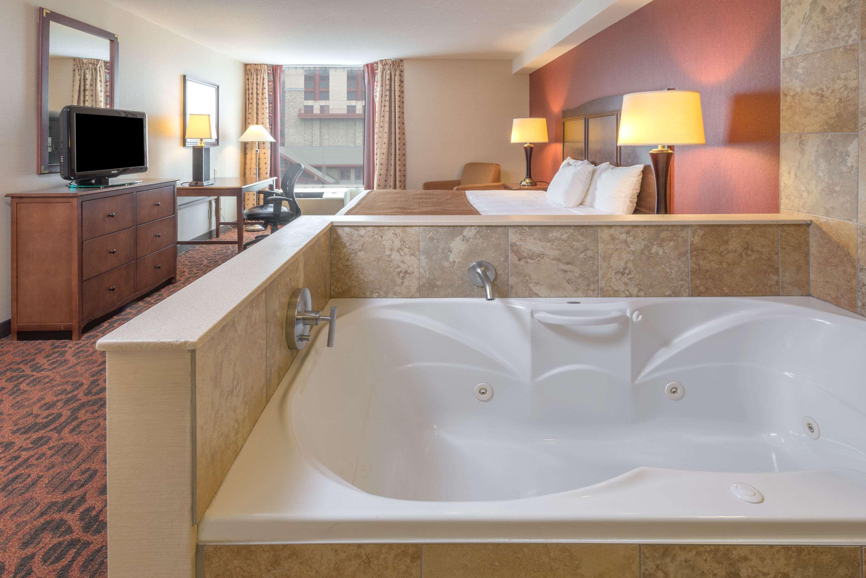 Ramada By Wyndham Falls/fallsview 3* Niagara Falls