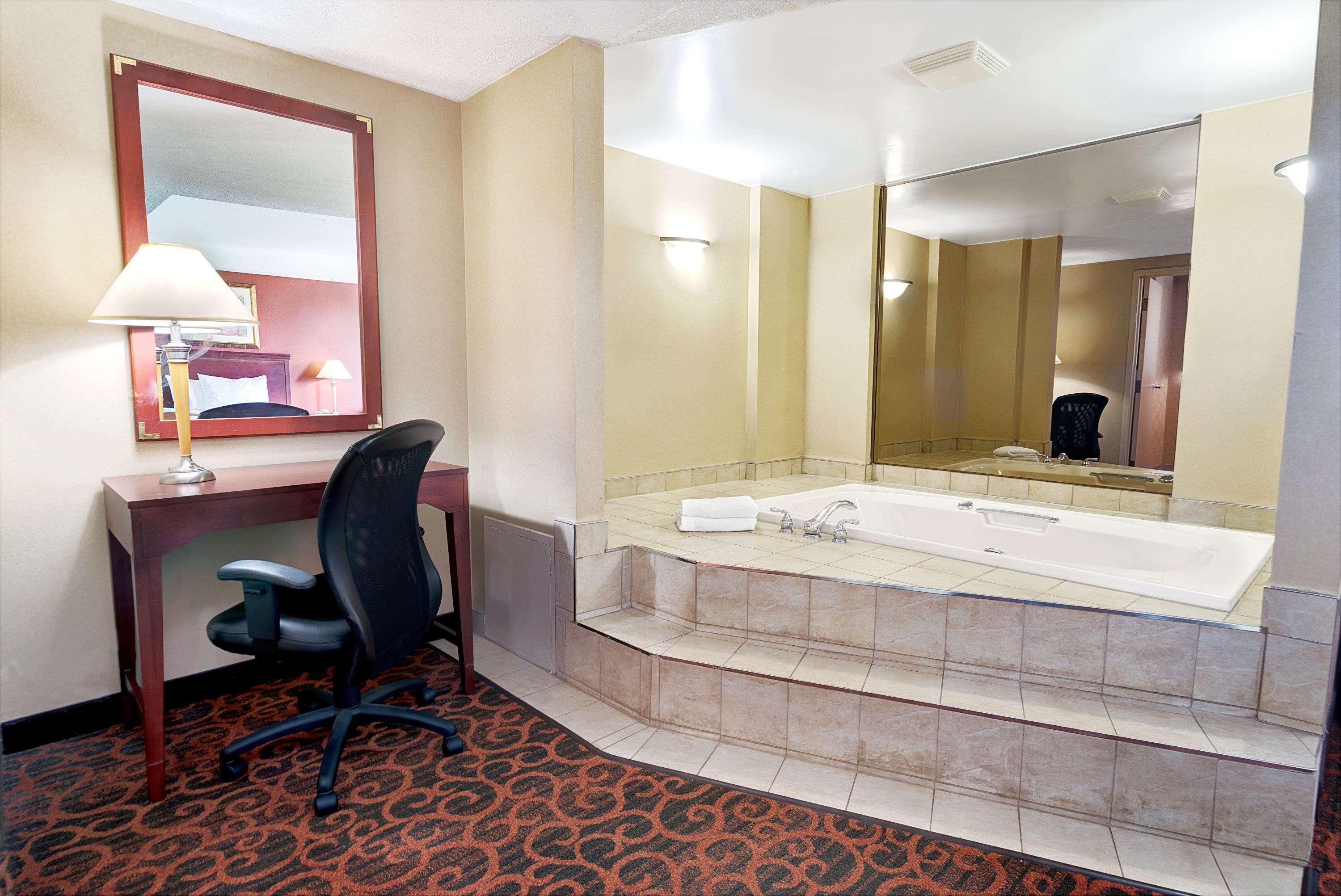 Hotel Ramada By Wyndham Falls/fallsview