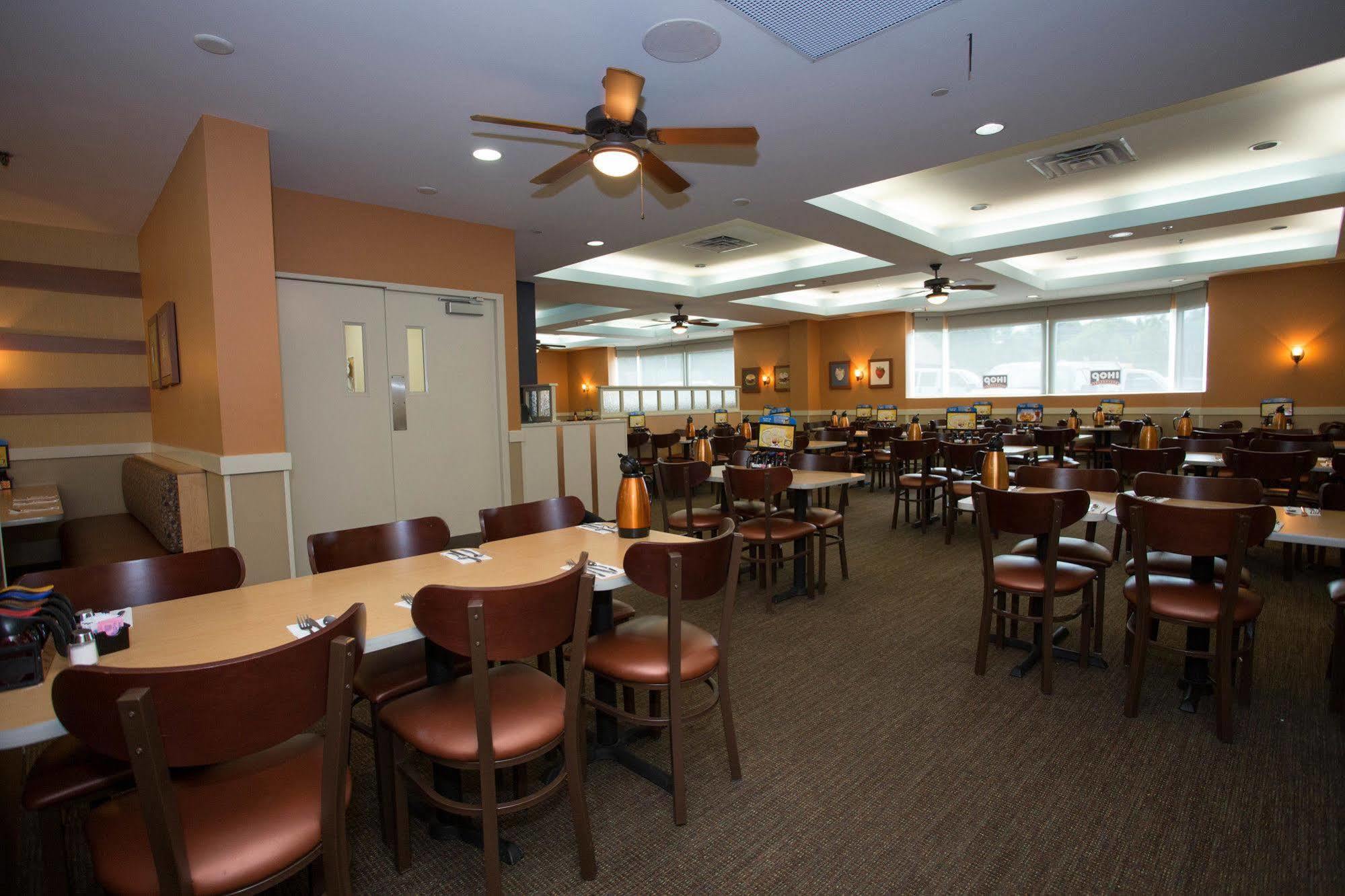 Ramada By Wyndham Falls/fallsview