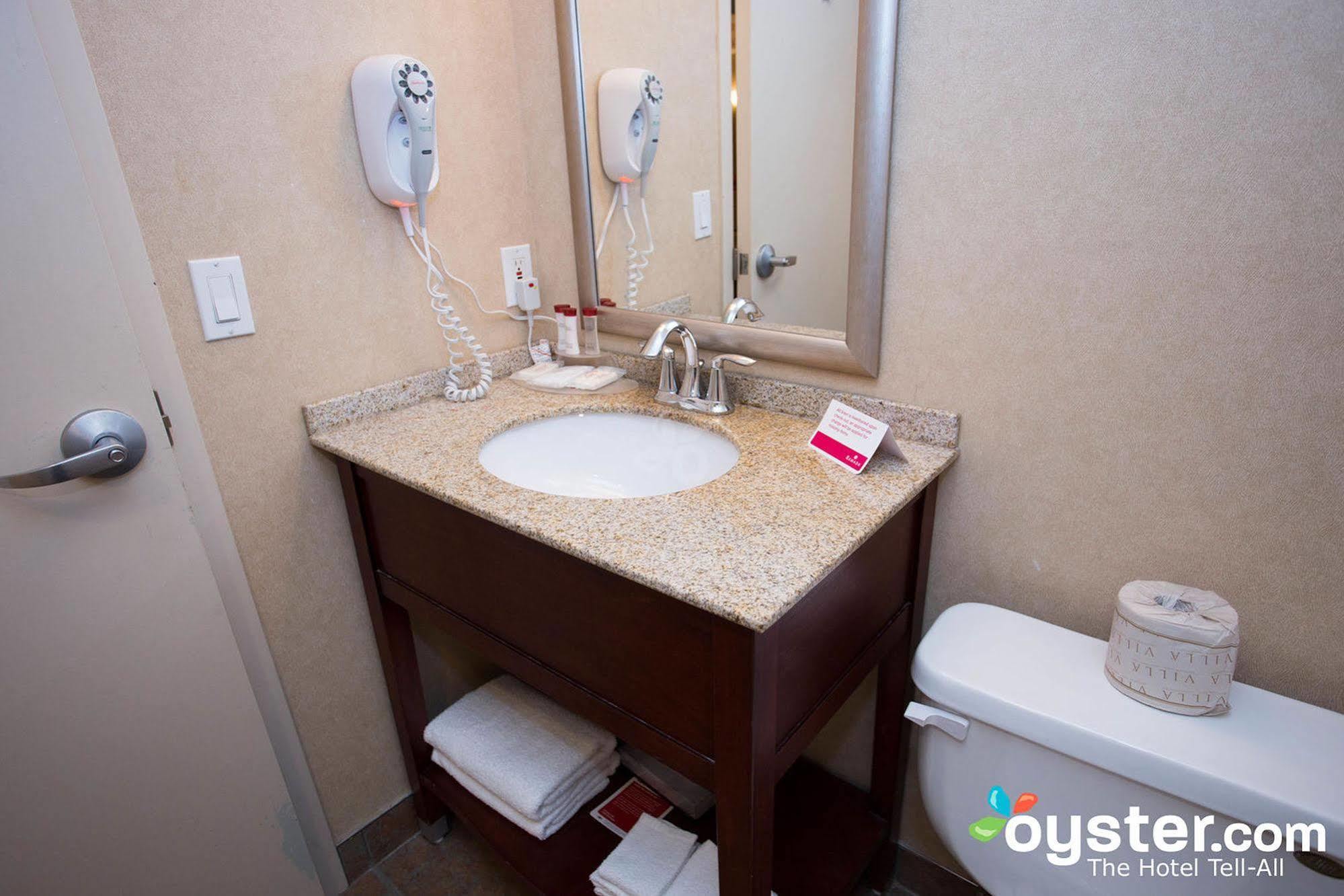 Hotel Ramada By Wyndham Falls/fallsview