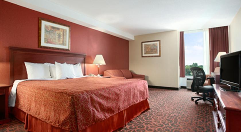 Ramada By Wyndham Falls/fallsview 3* Niagara Falls